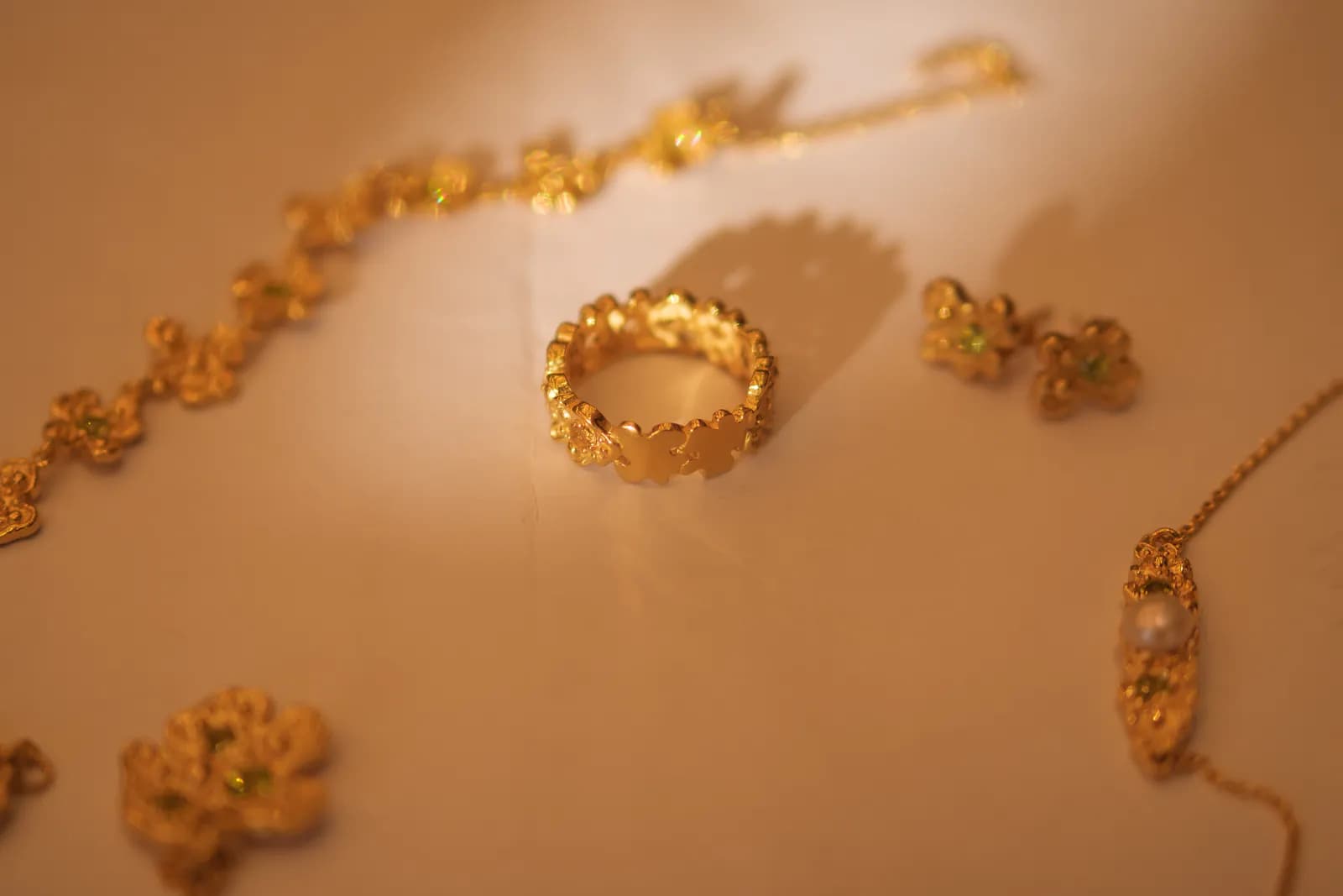 Rangkai Floral Band Ring